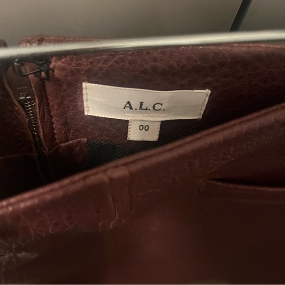 AUTH WOMEN’S A.L.C. COWAN LEATHER MINI SKIRT IN UMBER - SZ 00 - Picture 9 of 11